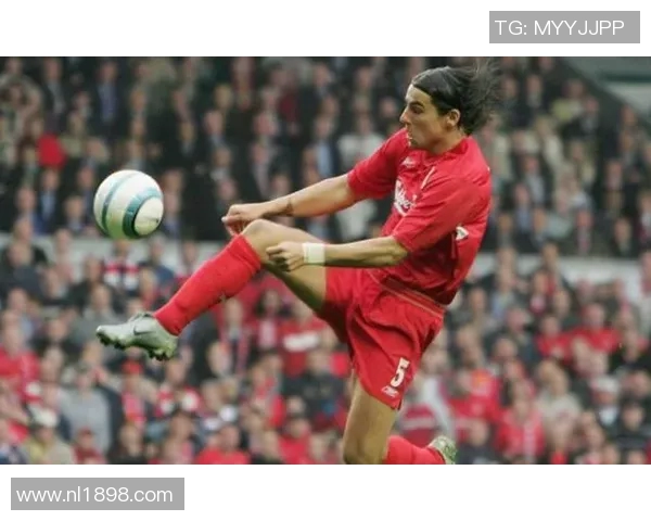 捷克足球明星巴罗什的辉煌职业生涯与对足球的热爱之路 捷克足球明星巴罗什的辉煌职业生涯与对足球的热爱之路