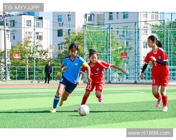 绵羊卷的足球明星如何在绿茵场上展现独特魅力与风采