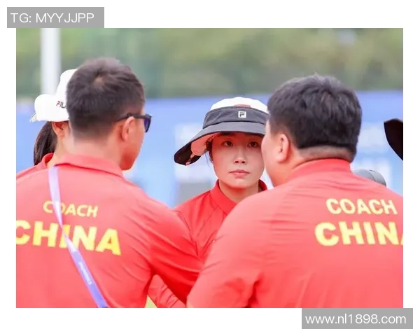 足球明星拉弓射箭庆祝引发热议展现运动员多才多艺的魅力与激情