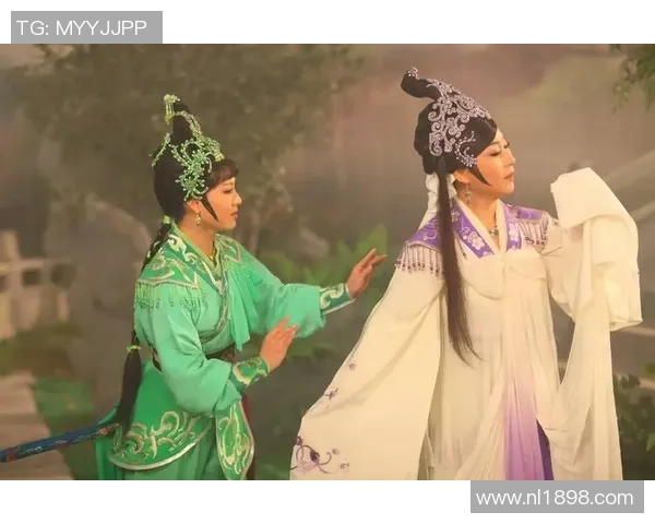 足球明星携手新疆电影展现多元文化魅力与激情碰撞的精彩旅程